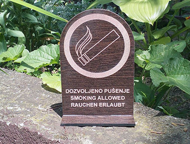 Natpisne table